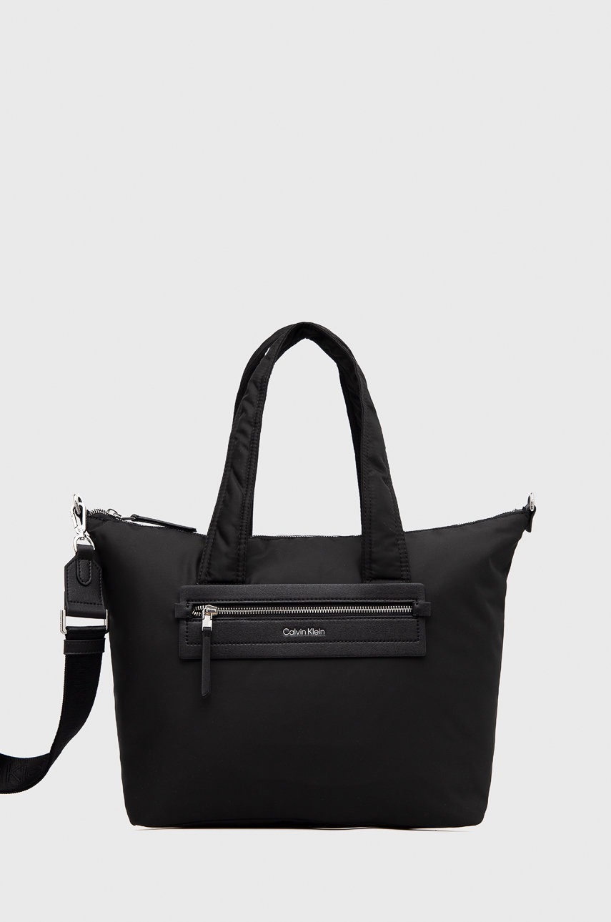 

Чанта Calvin Klein в черно, Черен