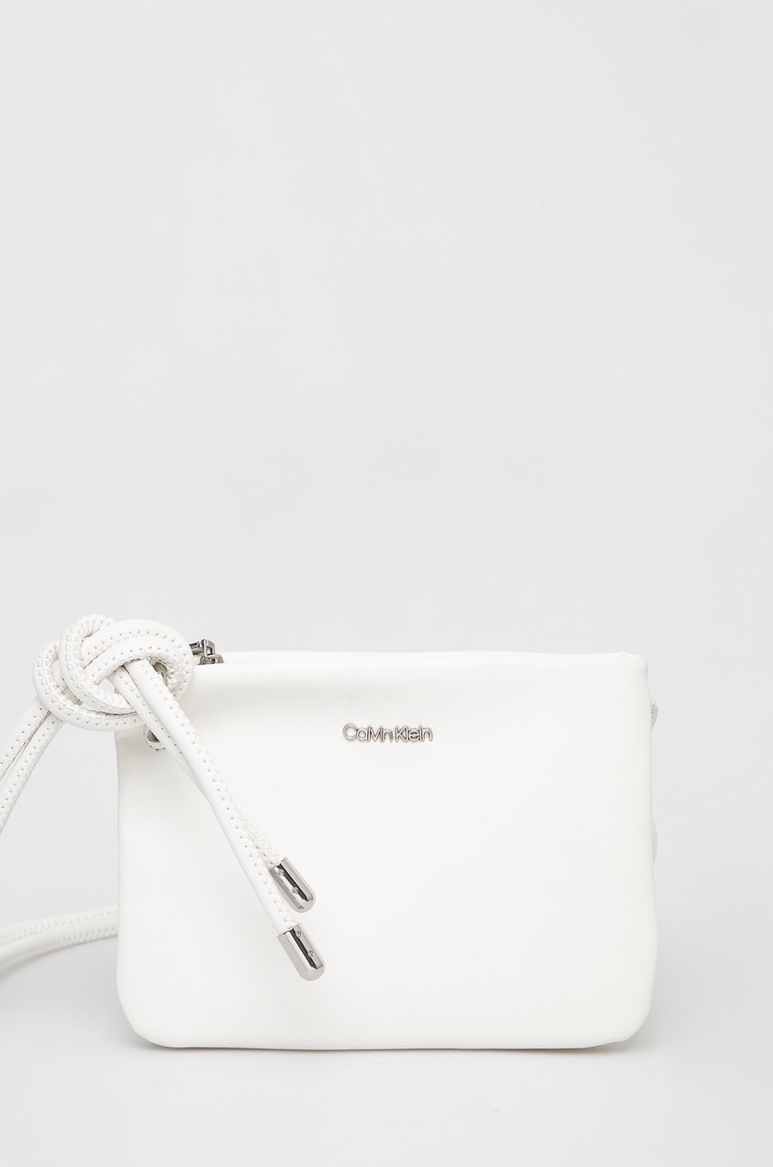 

Чанта Calvin Klein в бяло, Бял