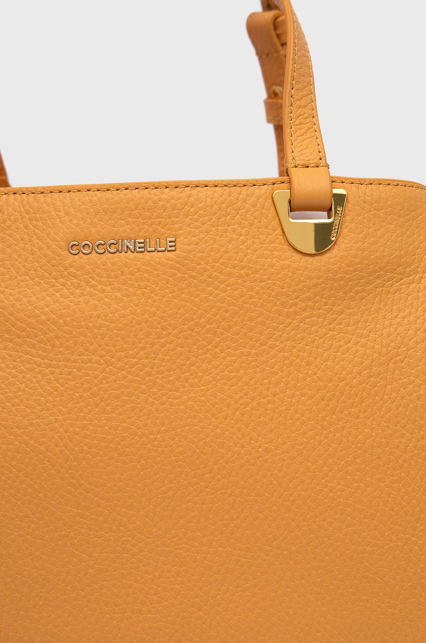 

Шкіряна сумочка Coccinelle колір жовтий