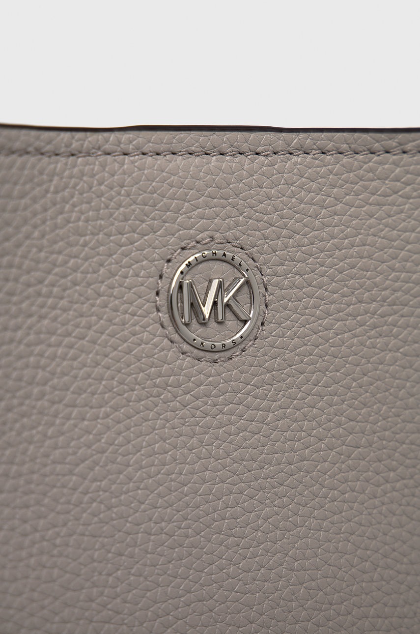 

Кожаная сумочка MICHAEL Michael Kors цвет серый
