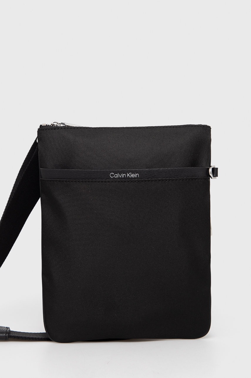 

Чанта през рамо Calvin Klein в черно, Черен
