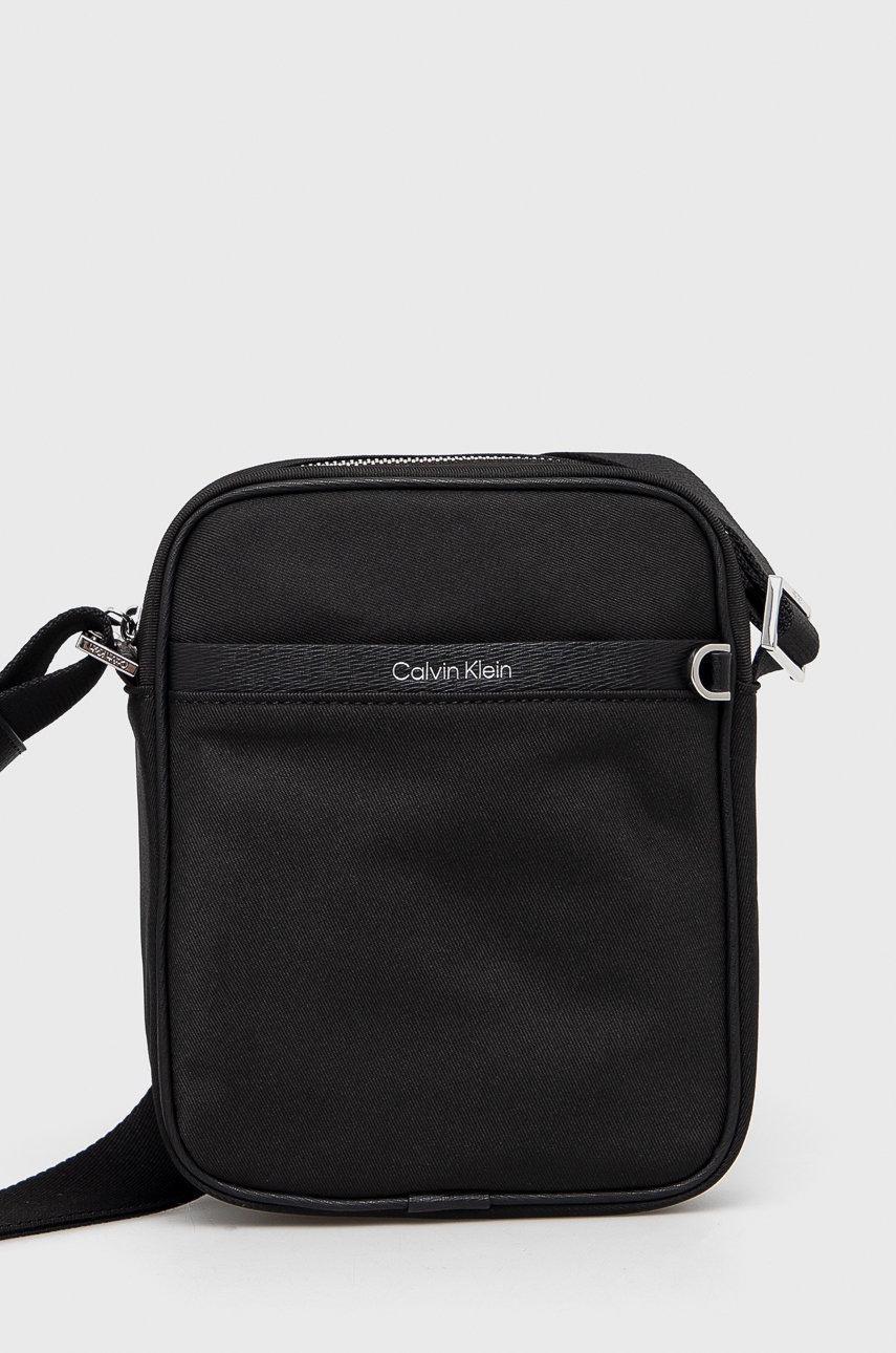 

Чанта през рамо Calvin Klein в черно, Черен