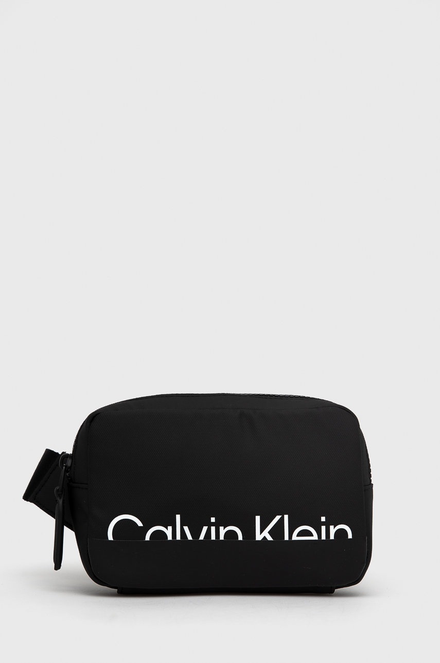 

Чанта през рамо Calvin Klein в черно, Черен