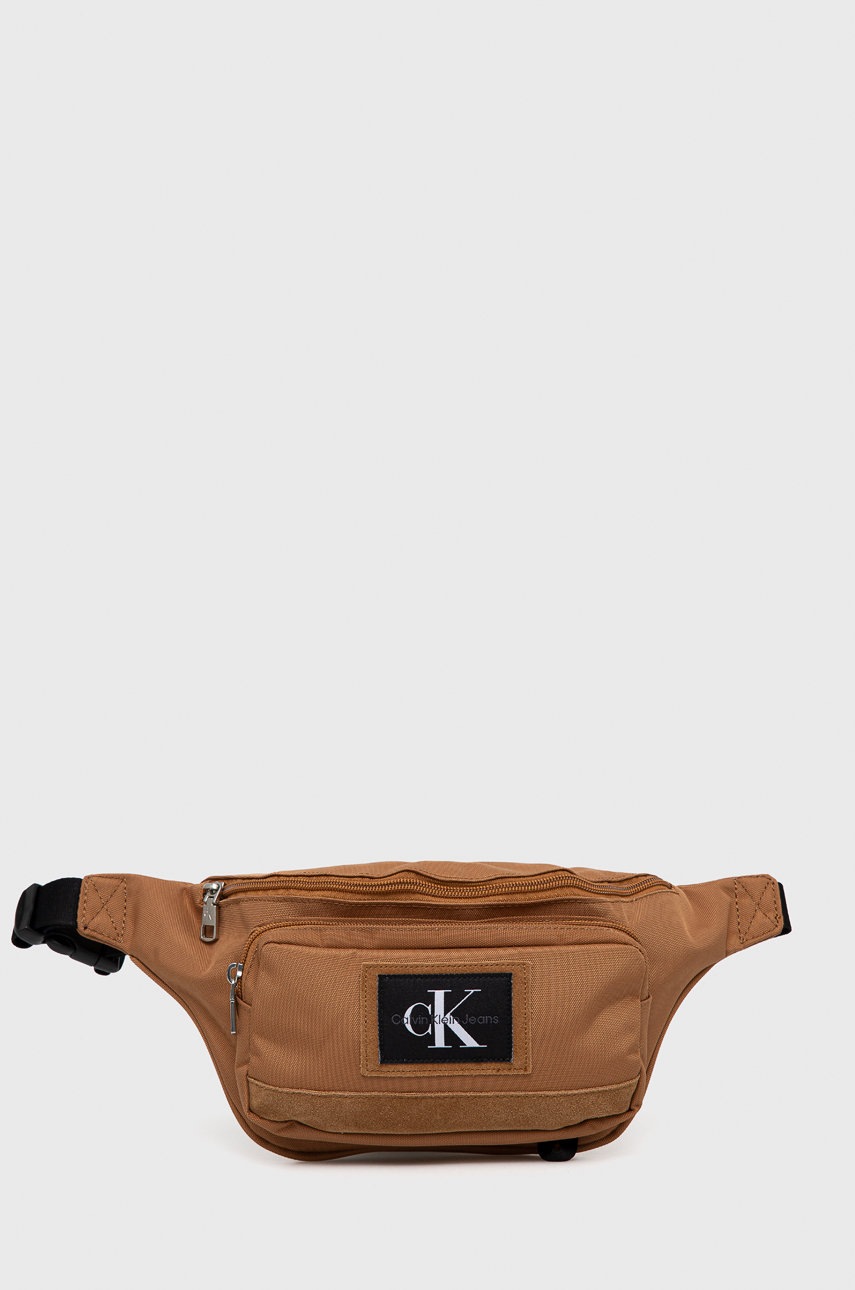 

Чанта за кръст Calvin Klein Jeans в кафяво, Кафяв