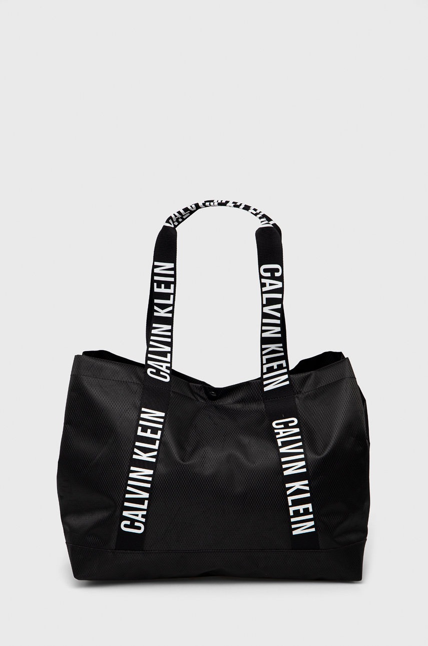 

Чанта Calvin Klein в черно, Черен