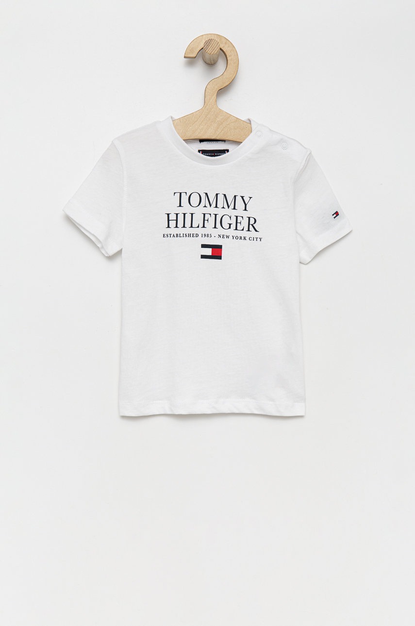 

Детска памучна тениска Tommy Hilfiger в бяло с принт, Бял