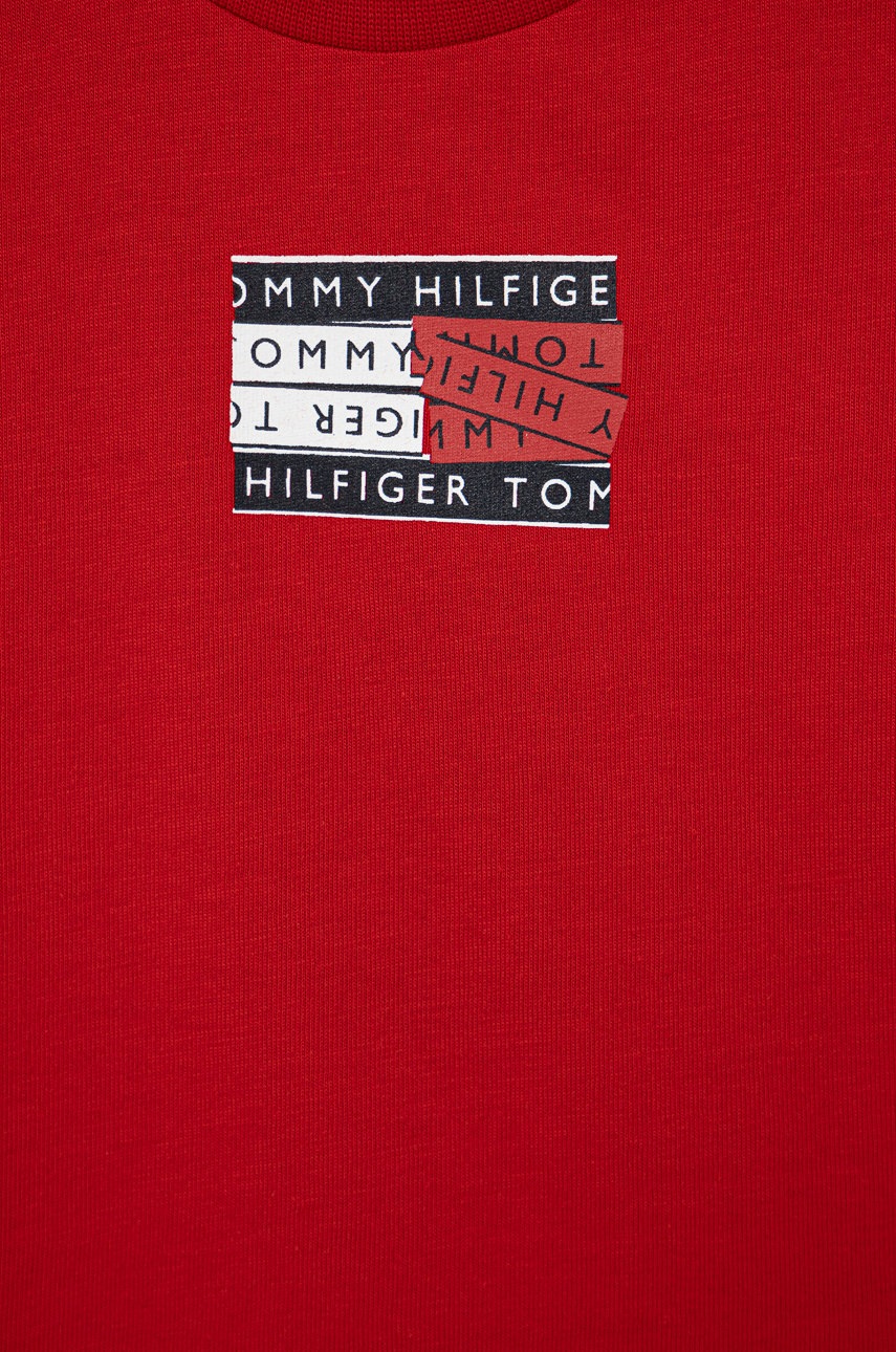 

Детская хлопковая футболка Tommy Hilfiger цвет красный с принтом