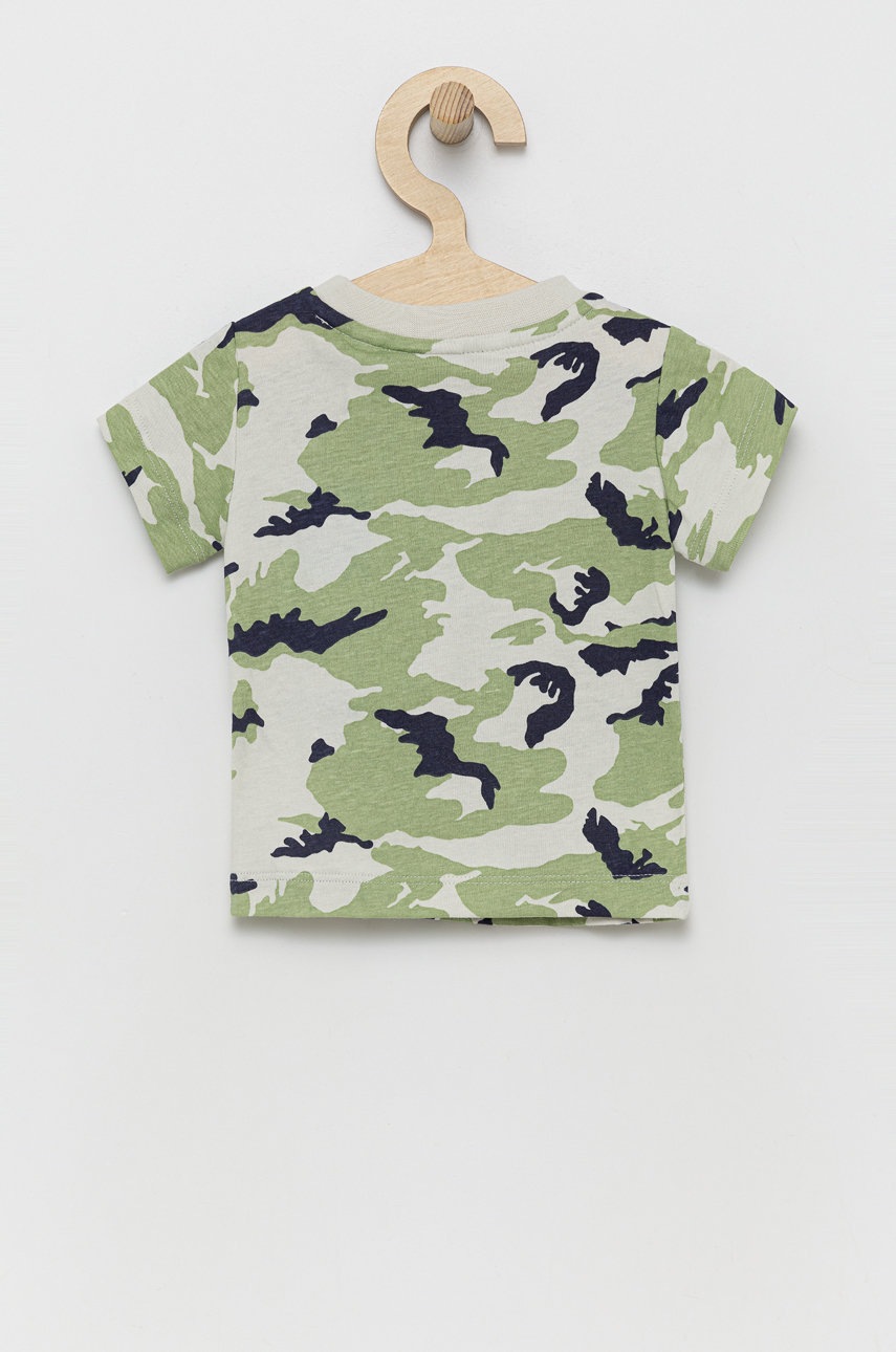 

Детская хлопковая футболка adidas Originals HE6924 цвет зелёный с принтом
