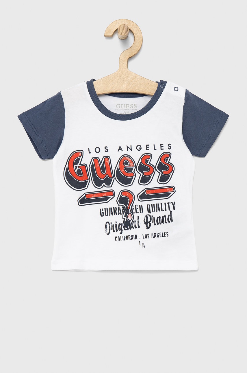 

Детска памучна тениска Guess в бяло с принт, Бял