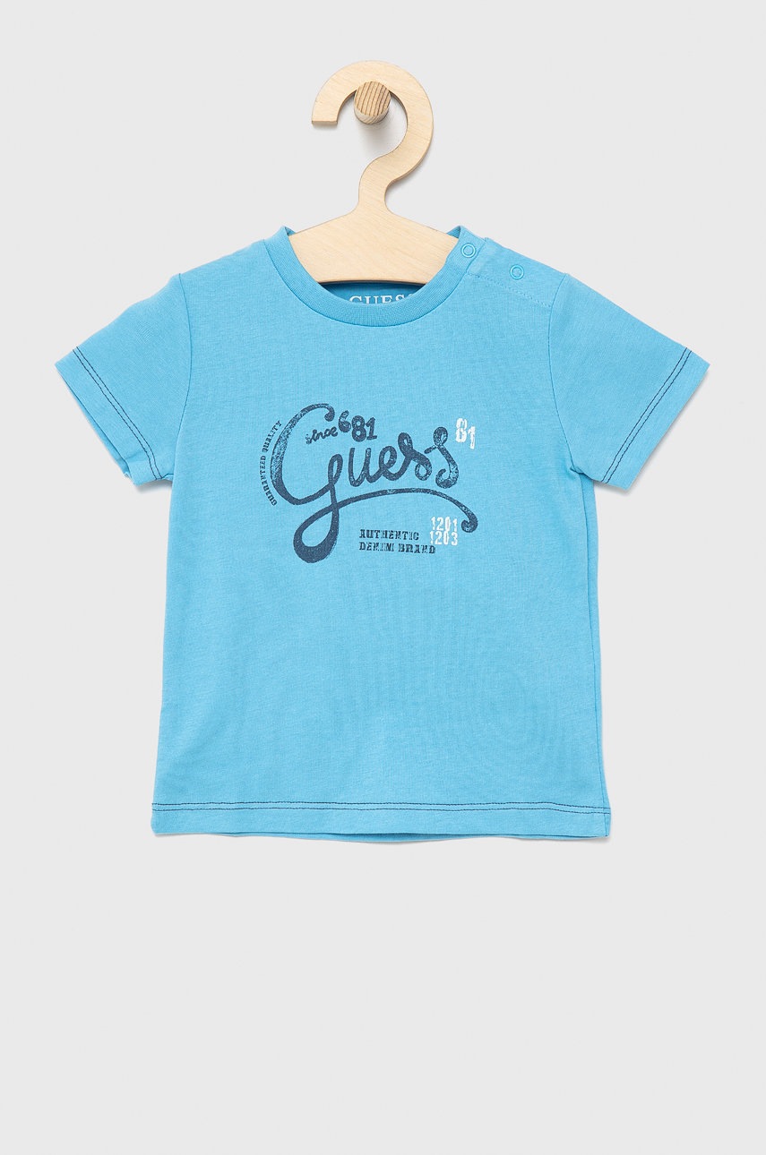 

Детска памучна тениска Guess в тюркоазено с принт, Тюркоазен