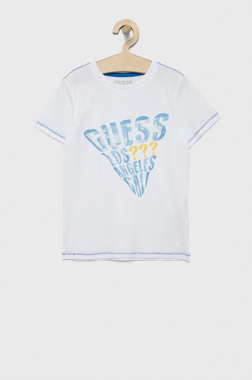 

Детска памучна тениска Guess в бяло с принт, Бял