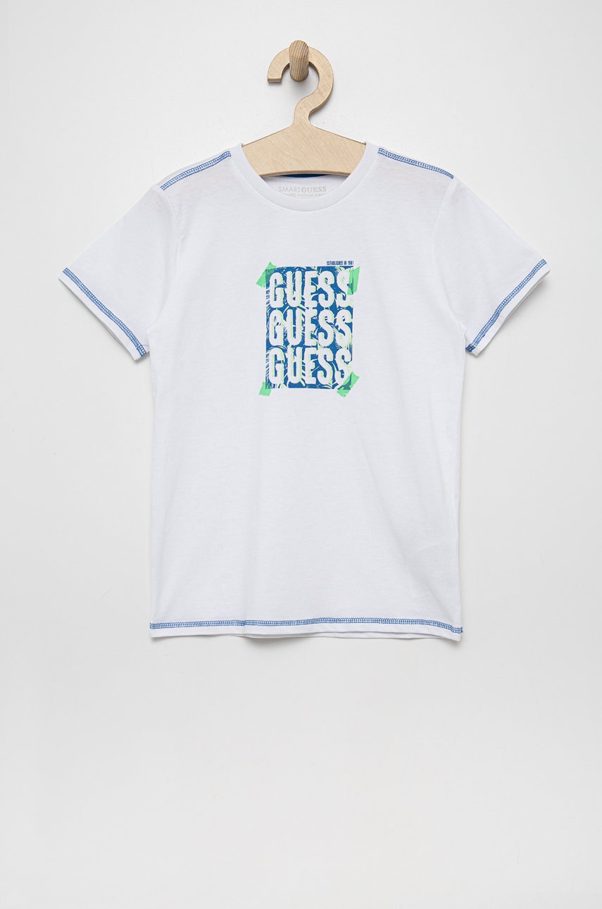 

Детска памучна тениска Guess в бяло с принт, Бял