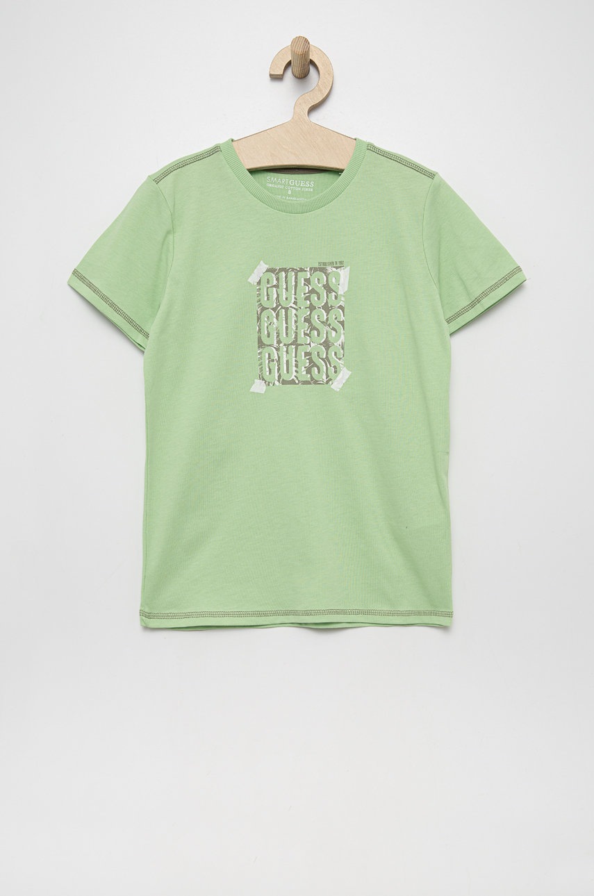 

Детска памучна тениска Guess в зелено с принт, Зелен