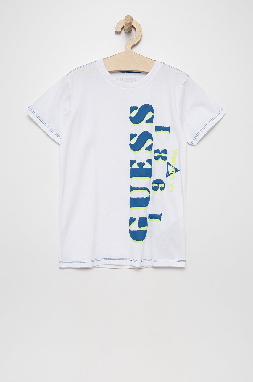 

Детска памучна тениска Guess в бяло с принт, Бял