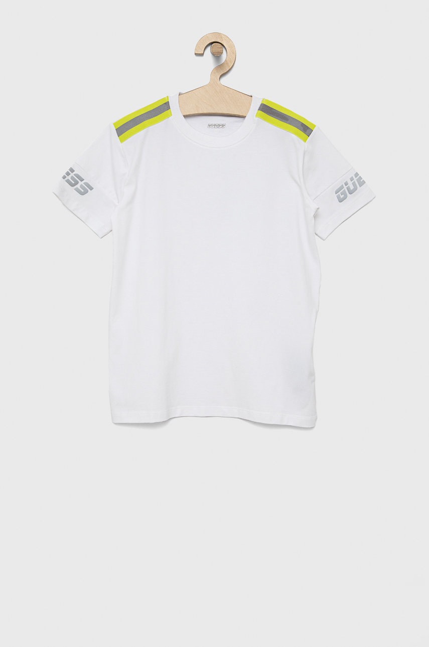 

Детска тениска Guess в бяло с принт, Бял