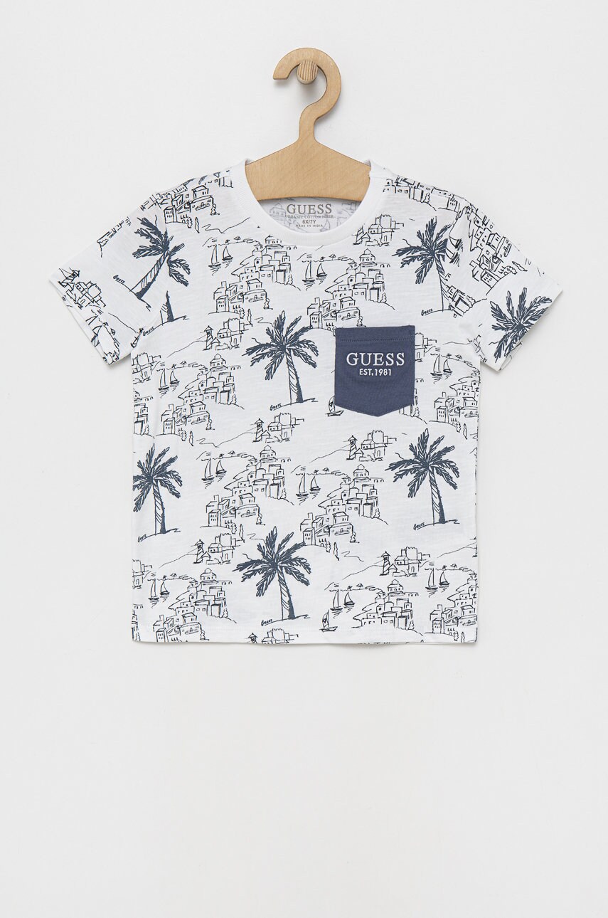 

Детска памучна тениска Guess в бяло с десен, Бял