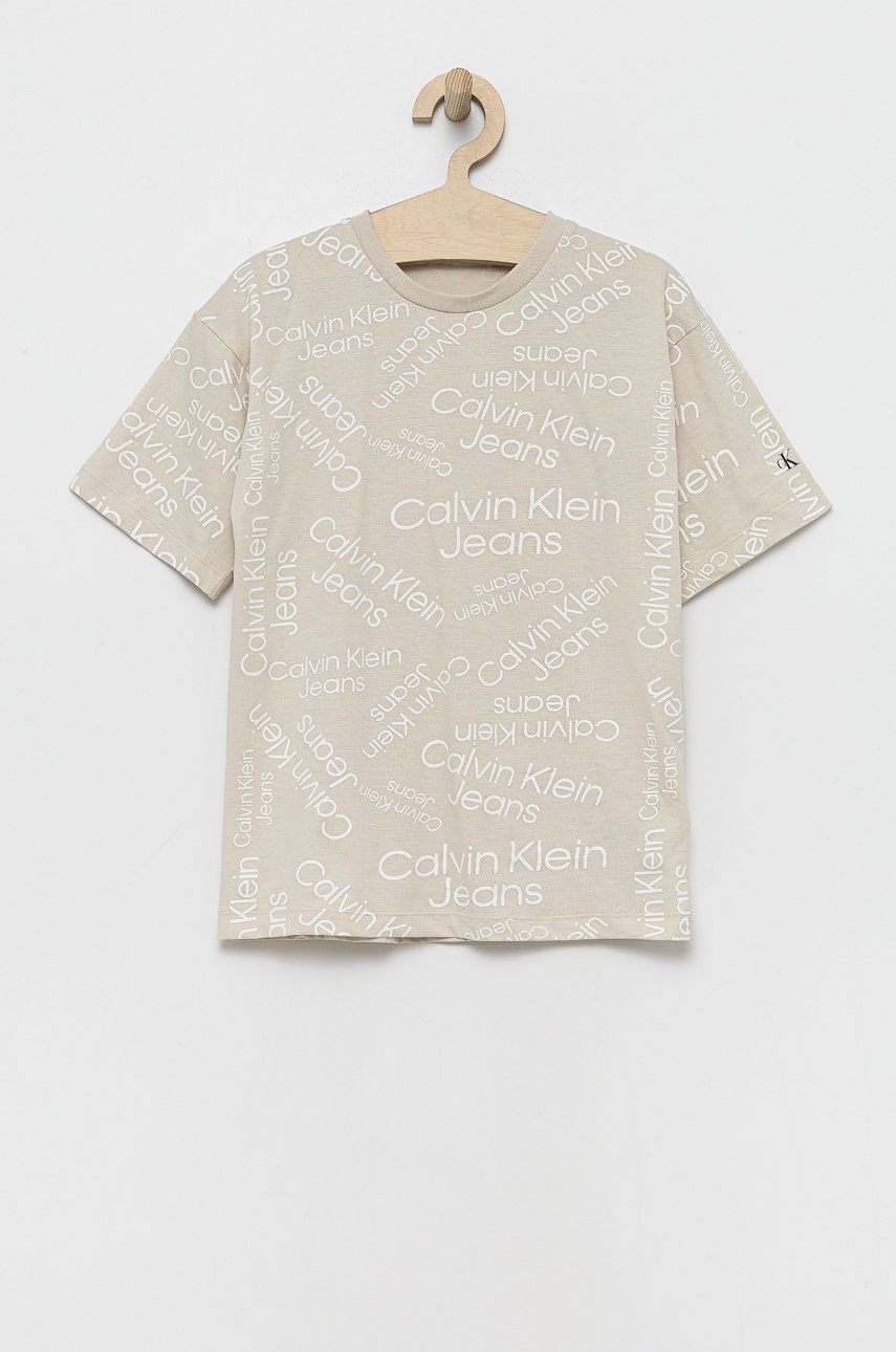 

Детска памучна тениска Calvin Klein Jeans в бежово с десен, Бежов