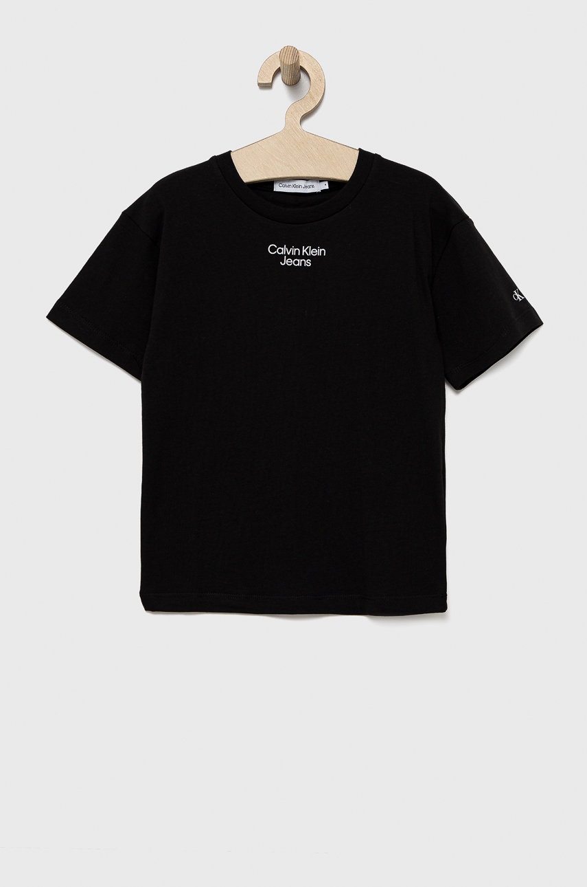 

Детска памучна тениска Calvin Klein Jeans в черно с принт, Черен