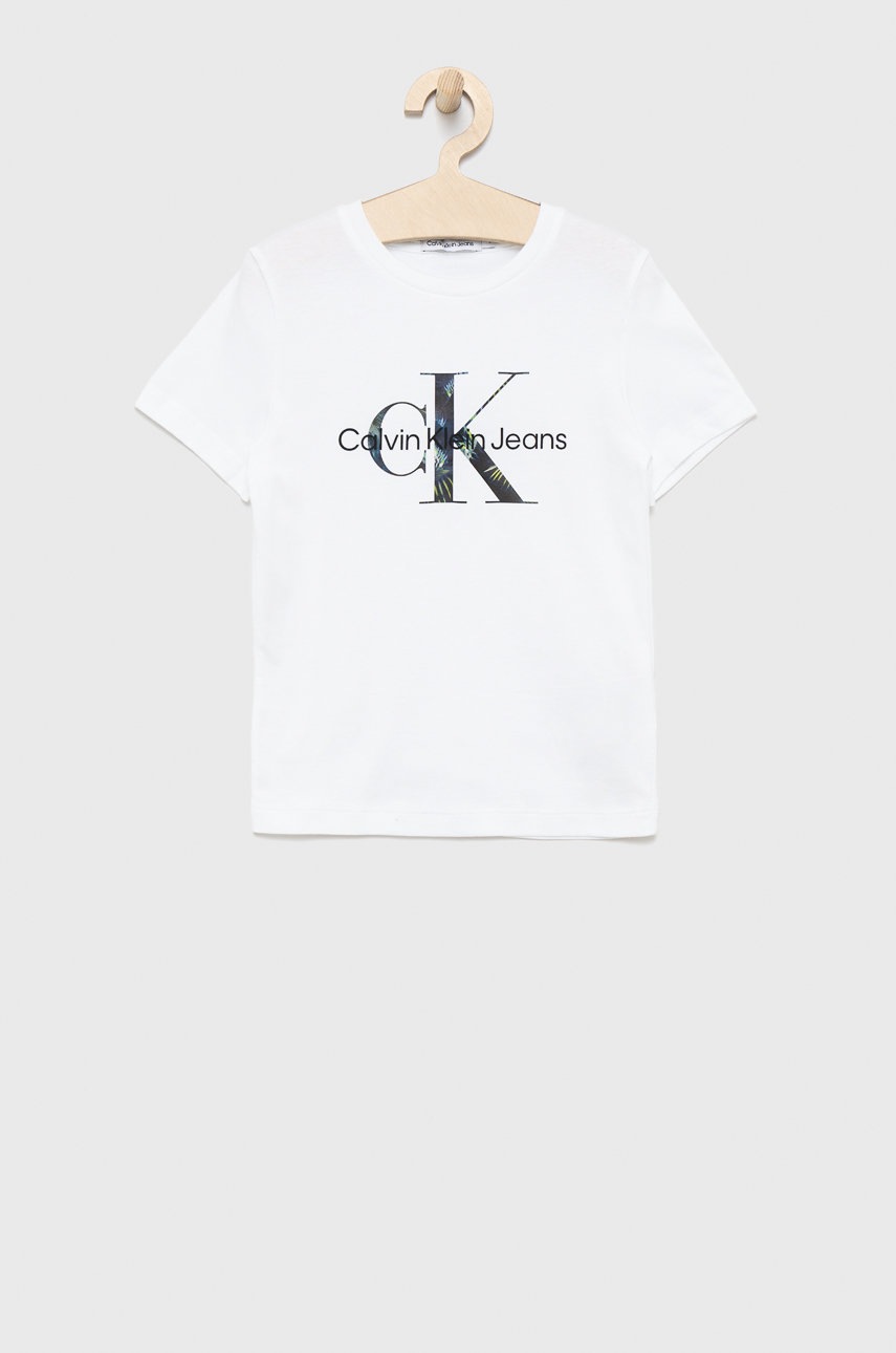 

Детска памучна тениска Calvin Klein Jeans в бяло с принт, Бял