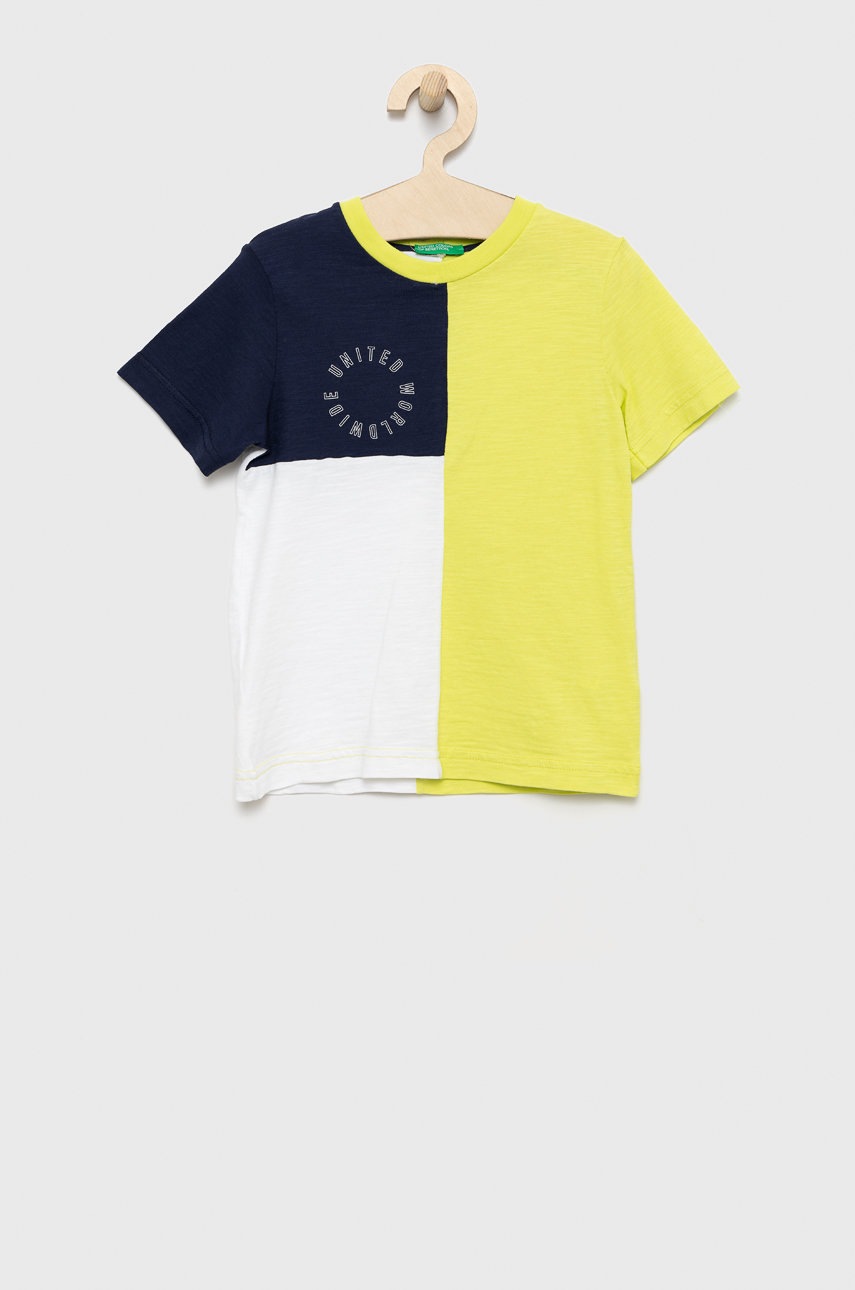 

Дитяча бавовняна футболка United Colors of Benetton колір зелений з принтом