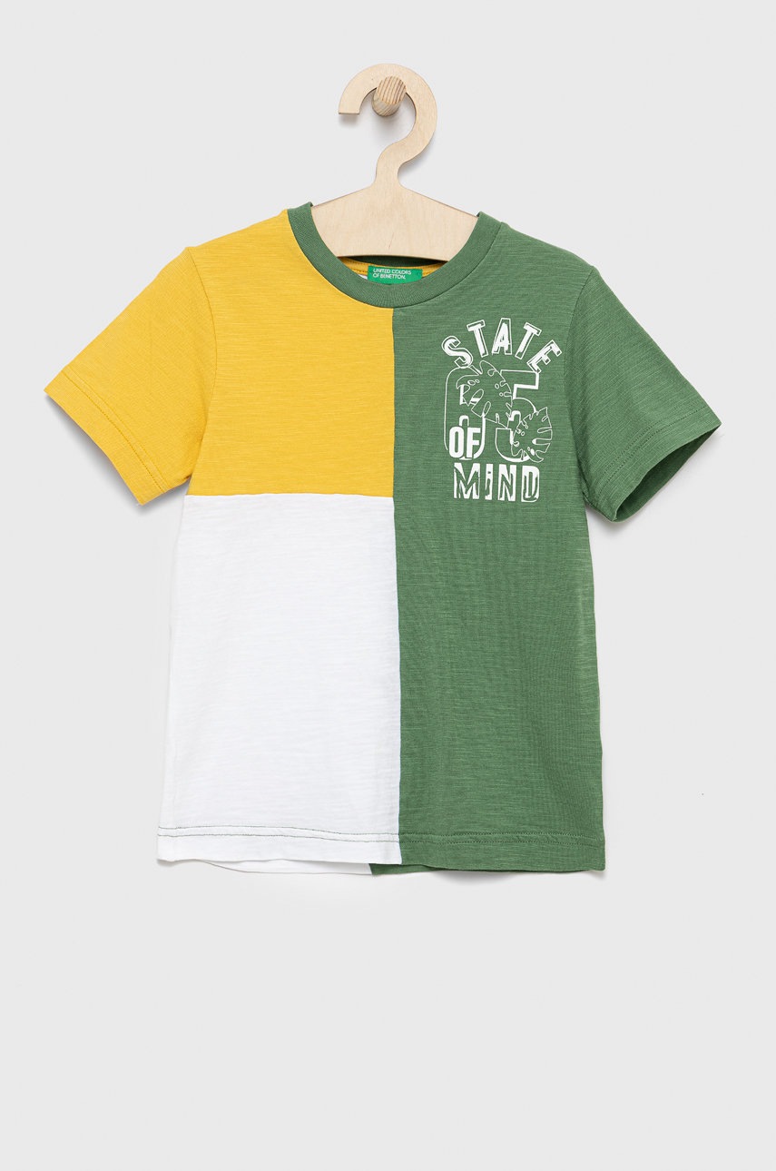 

Детска памучна тениска United Colors of Benetton в зелено с принт, Зелен