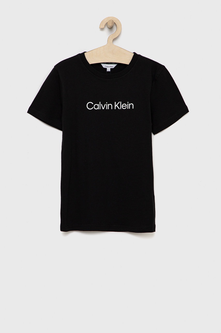 

Детска памучна тениска Calvin Klein Jeans в черно с принт, Черен