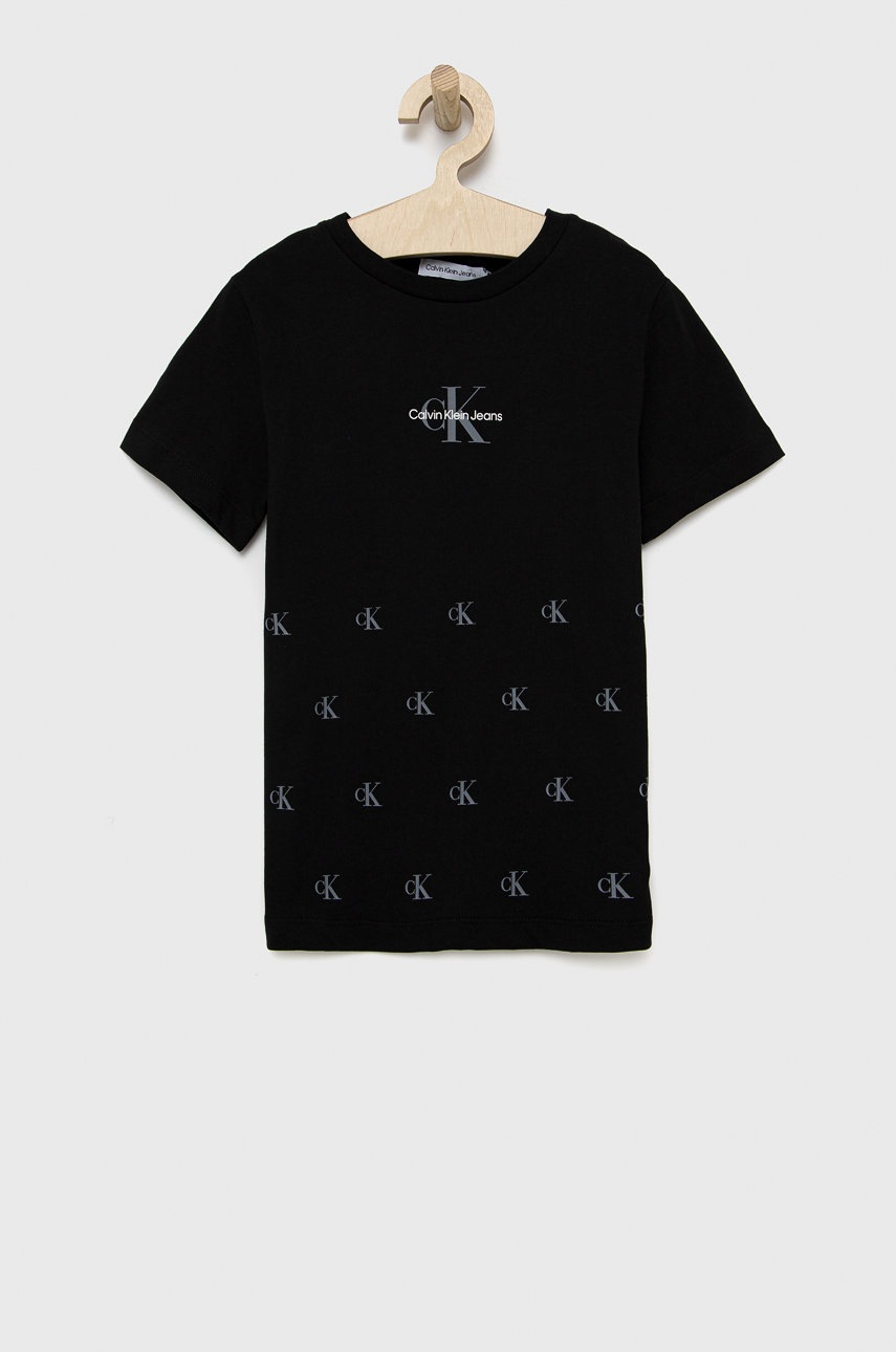 

Детска памучна тениска Calvin Klein Jeans в черно с принт, Черен