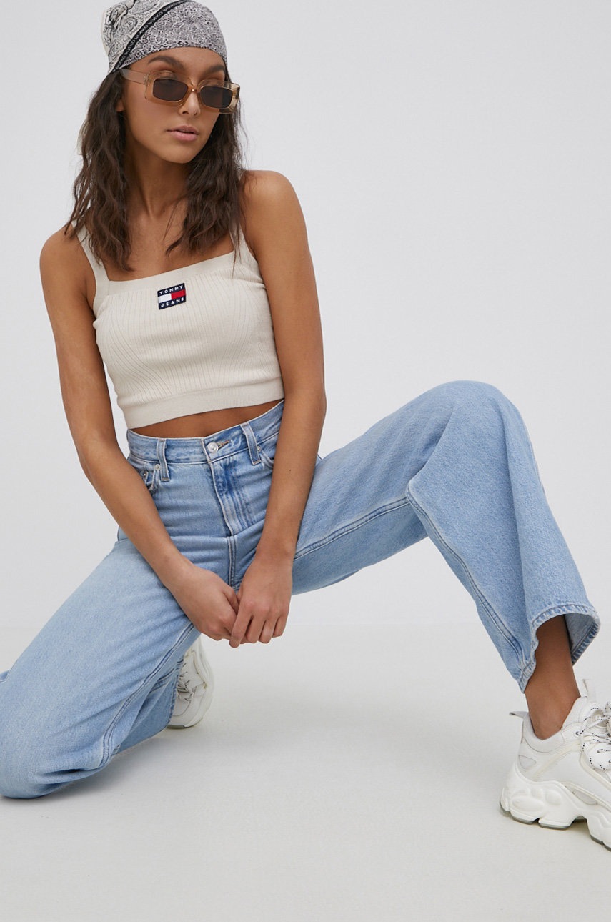 

Топ Tommy Jeans дамски в бежово, Бежов