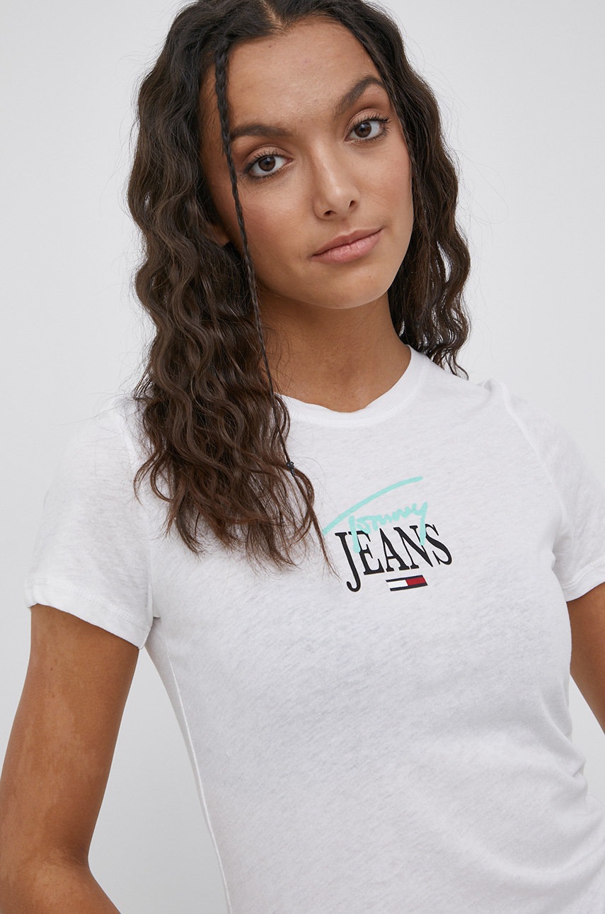 

Тениска Tommy Jeans дамска в бяло, Бял