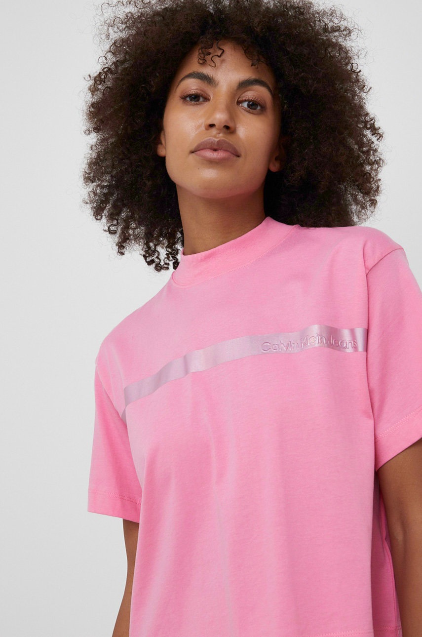 

Памучна тениска Calvin Klein Jeans в лилаво, Виолетов