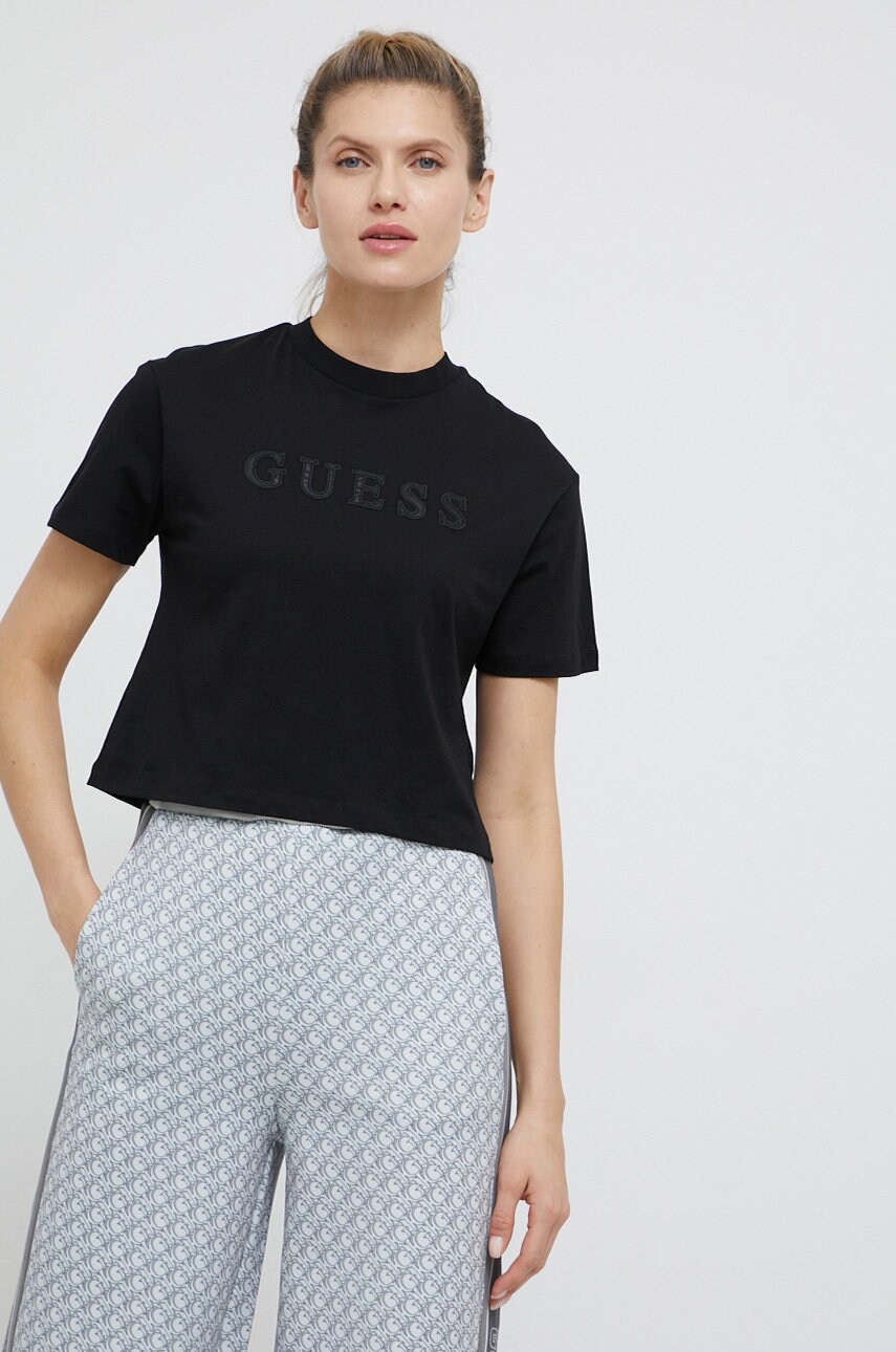 

Памучна тениска Guess в черно, Черен