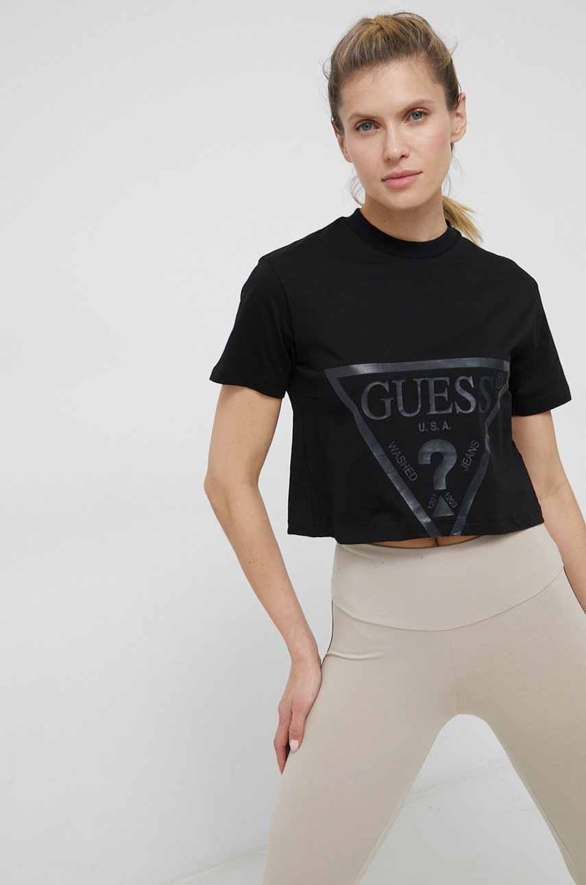 

Памучна тениска Guess в черно, Черен