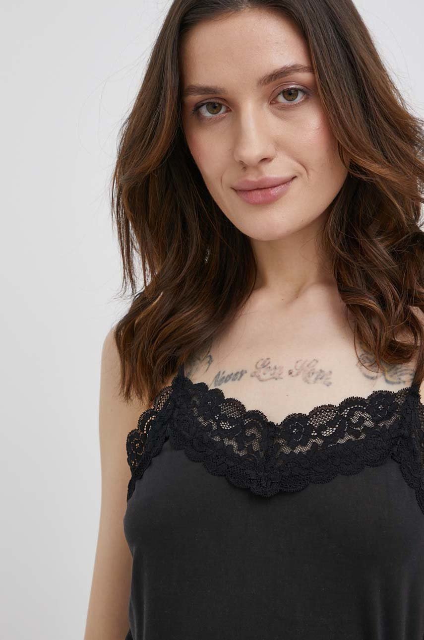 

Тениска Vero Moda дамски в черно, Черен
