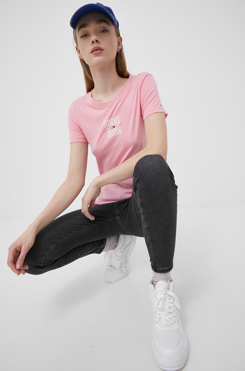 

Тениска Tommy Jeans дамска в розово, Розов