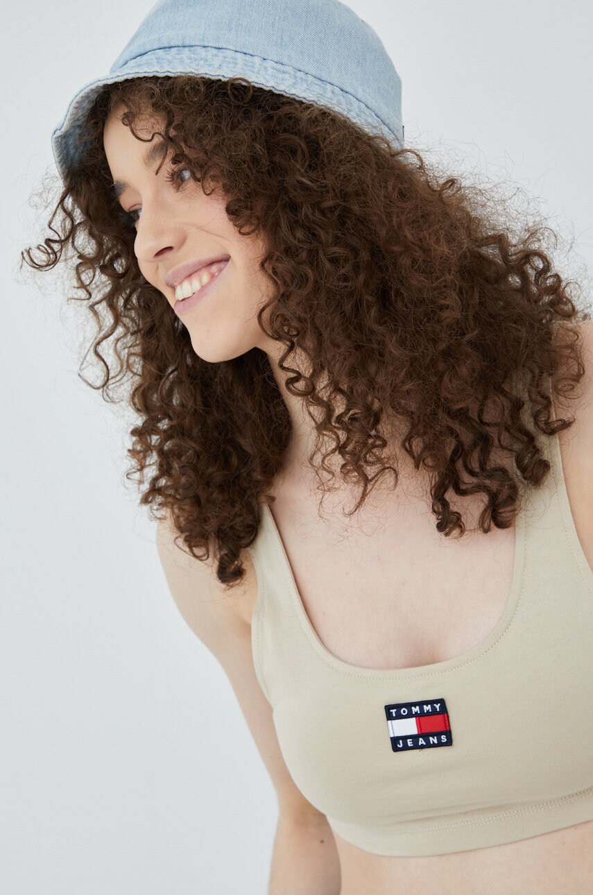 

Топ Tommy Jeans дамски в бежово, Бежов