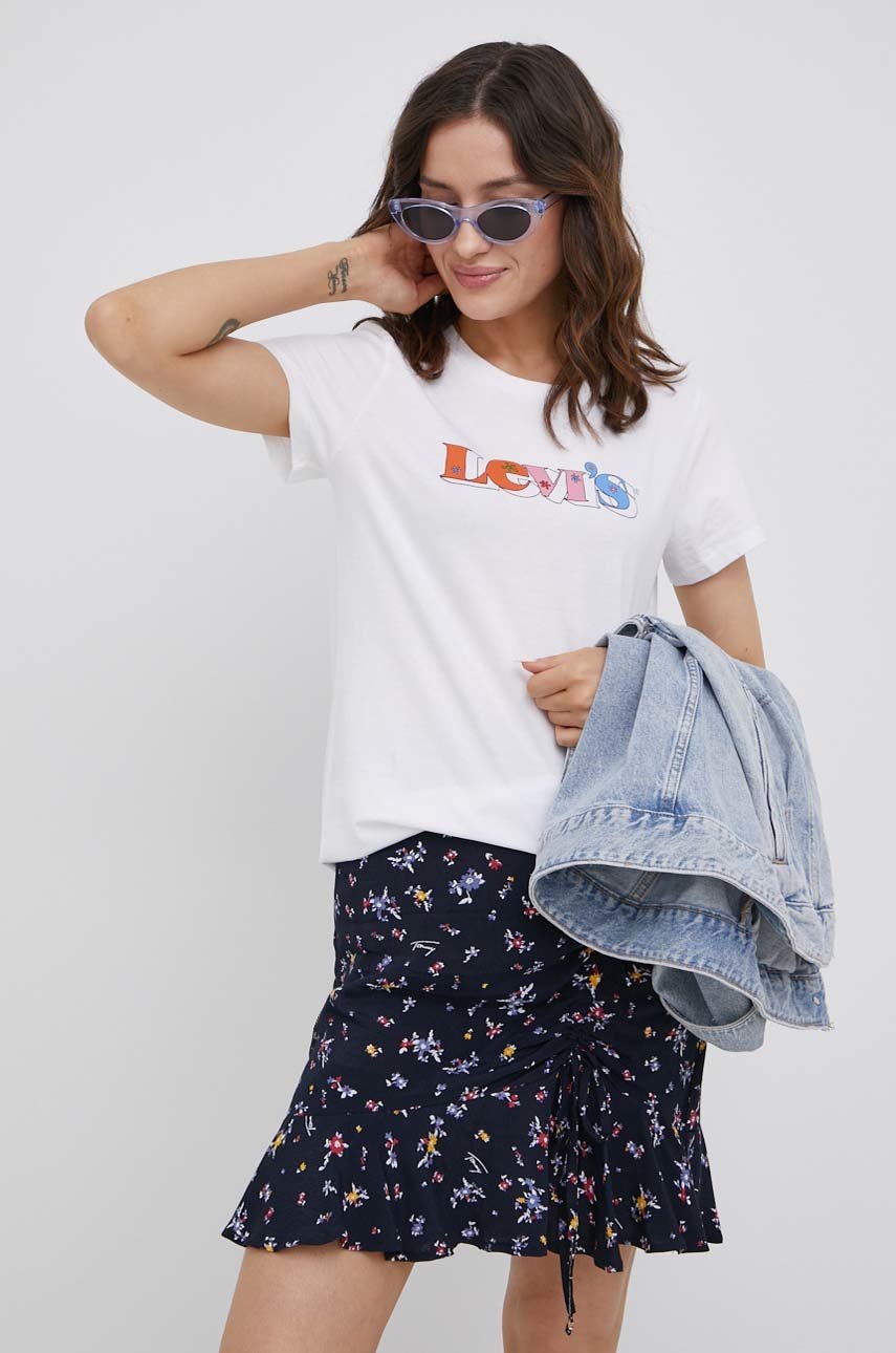 

Памучна тениска Levi's в бяло, Бял