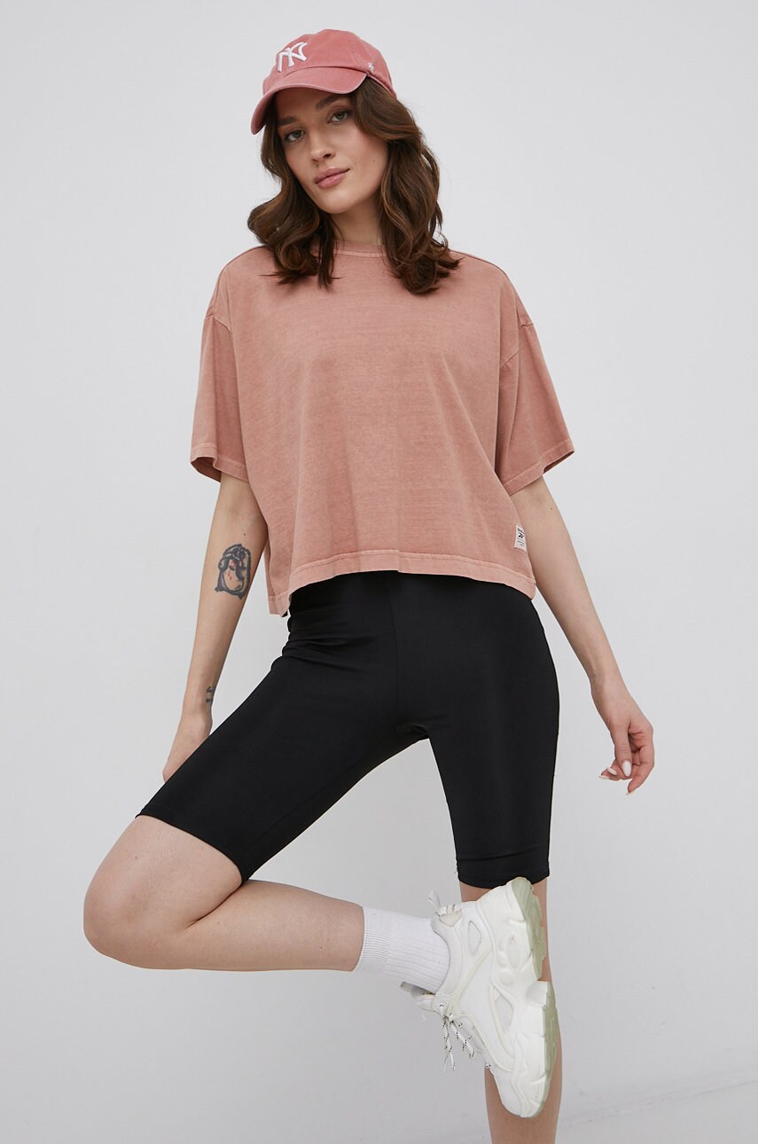 

Хлопковая футболка Reebok Classic HB8625 цвет розовый