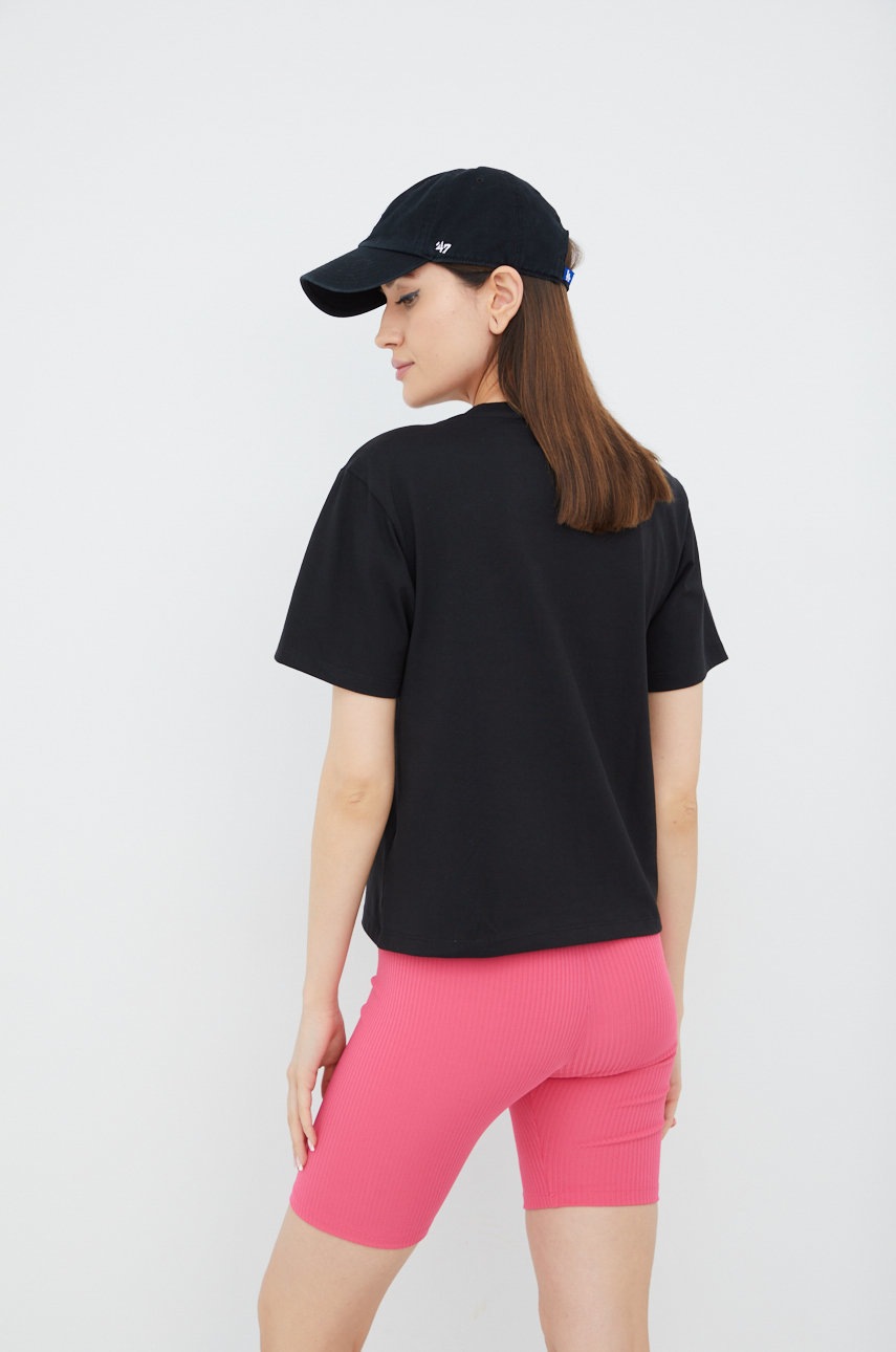 

Хлопковая футболка adidas Originals Trefoil Moments цвет чёрный