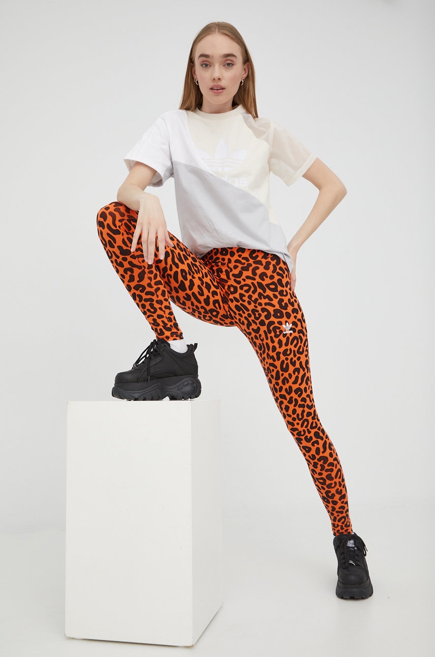 

Футболка adidas Originals Adicolor HC7041 жіноча колір сірий