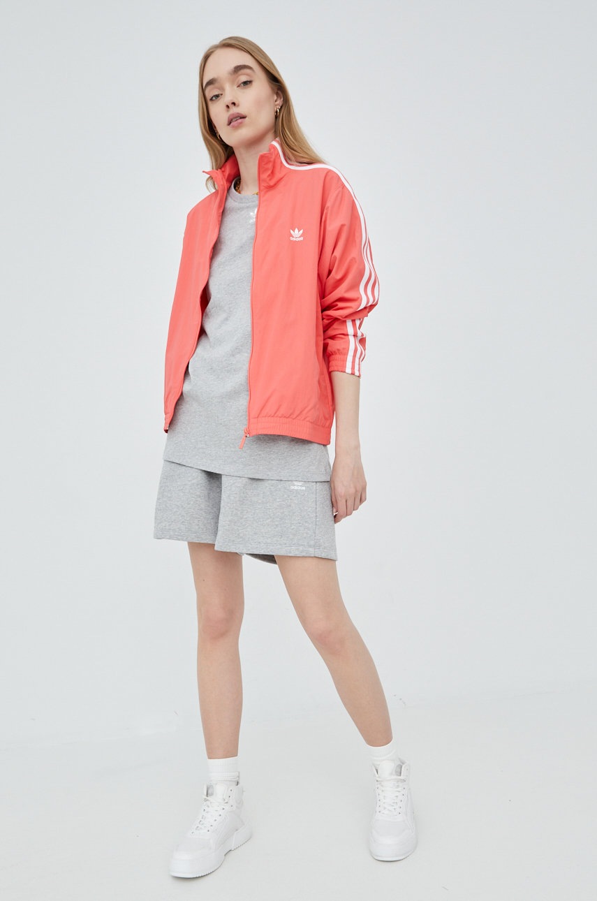 

Хлопковая футболка adidas Originals цвет серый