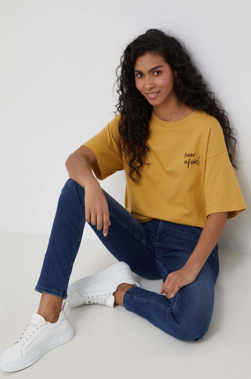 

Памучна тениска United Colors of Benetton в зелено, Жълт