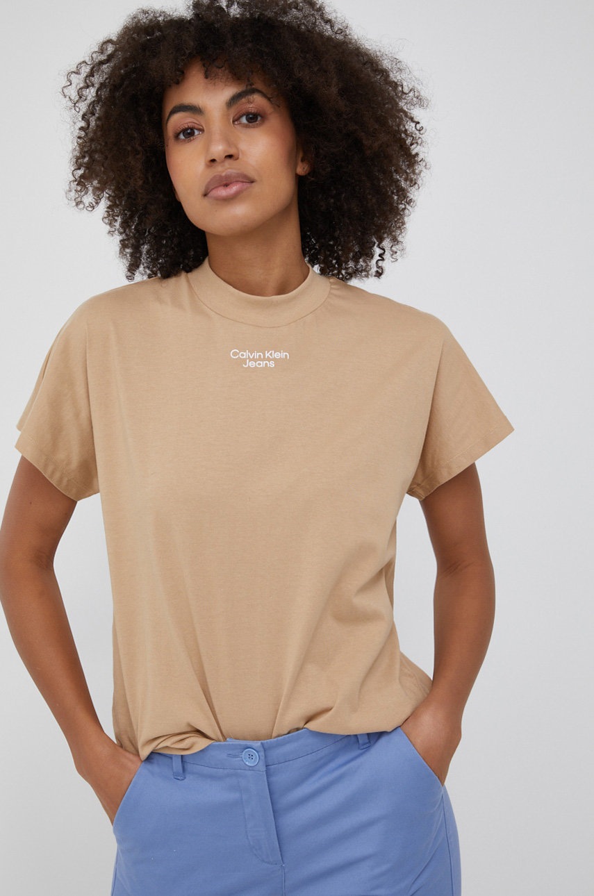 

Памучна тениска Calvin Klein Jeans в бежово, Бежов