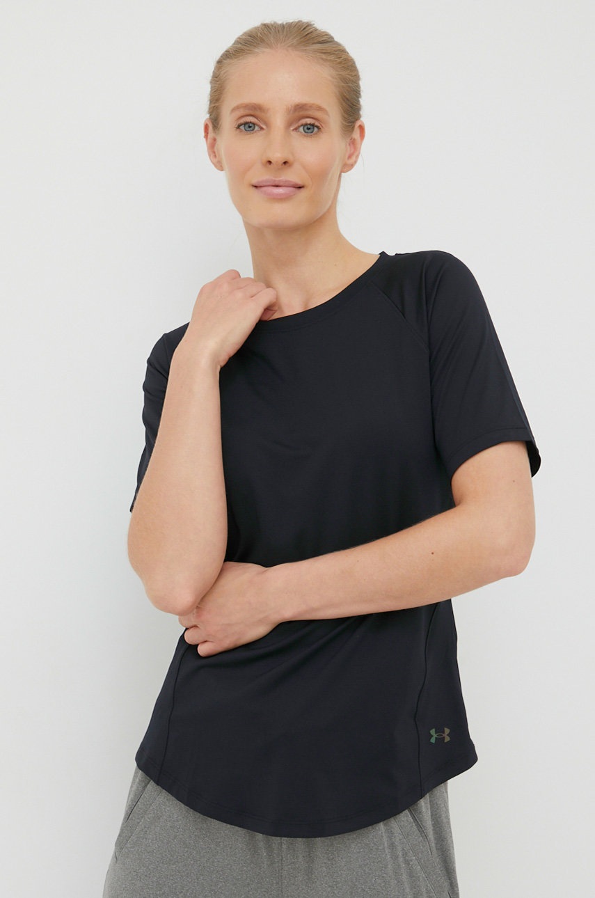 

Тениска за бягане Under Armour 1368178 в черно, Черен