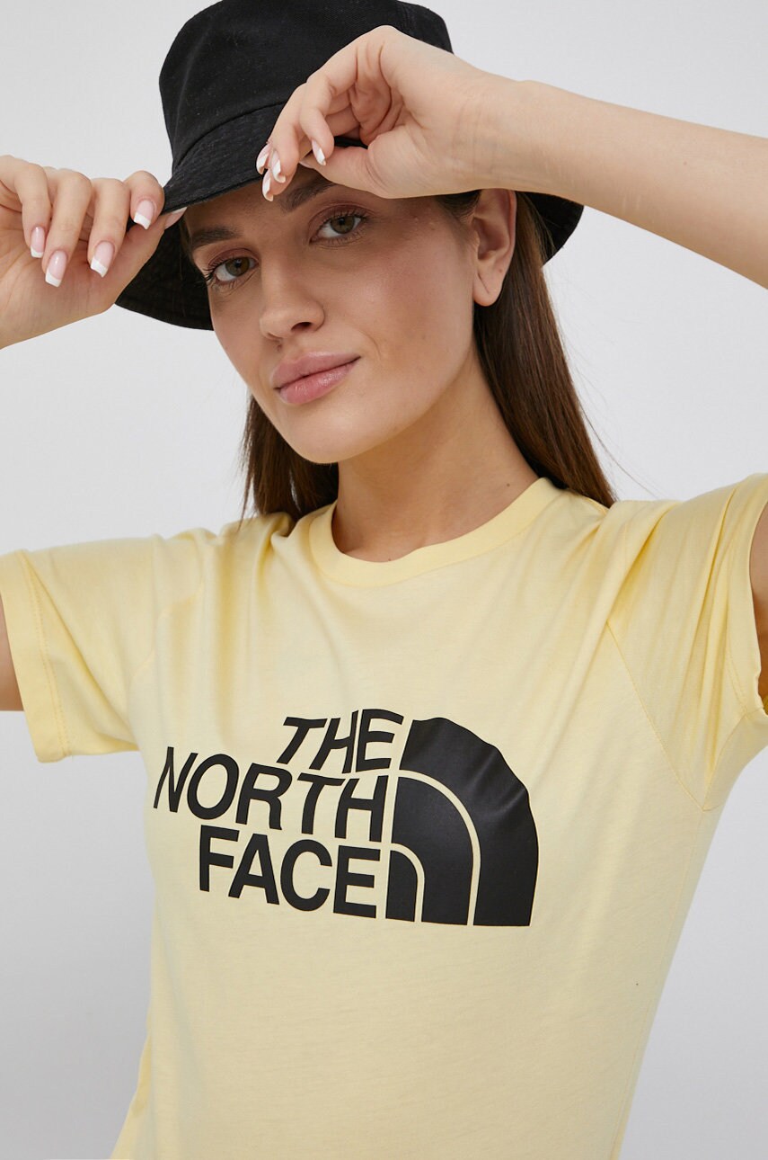 

Памучна тениска The North Face в жълто, Жълт