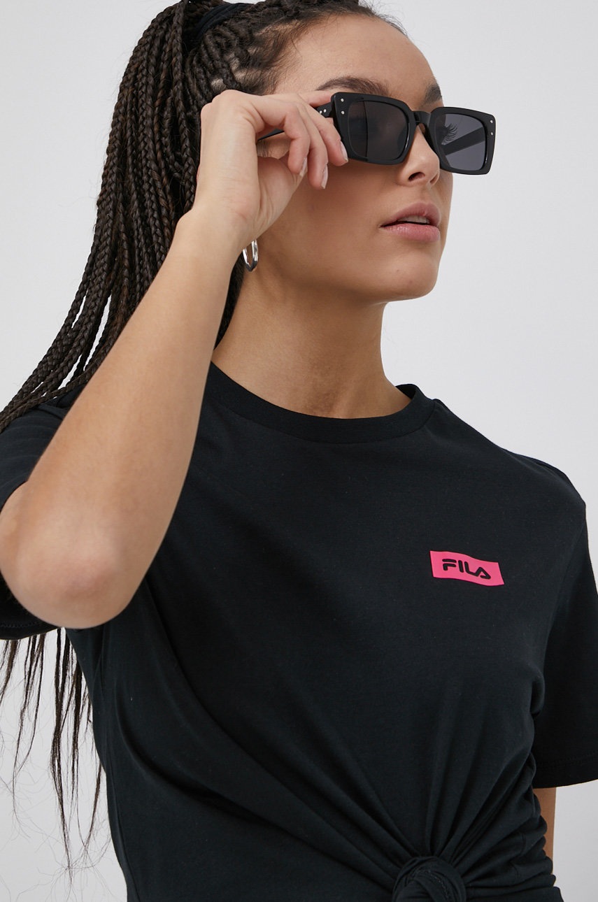 

Памучна тениска Fila в черно, Черен