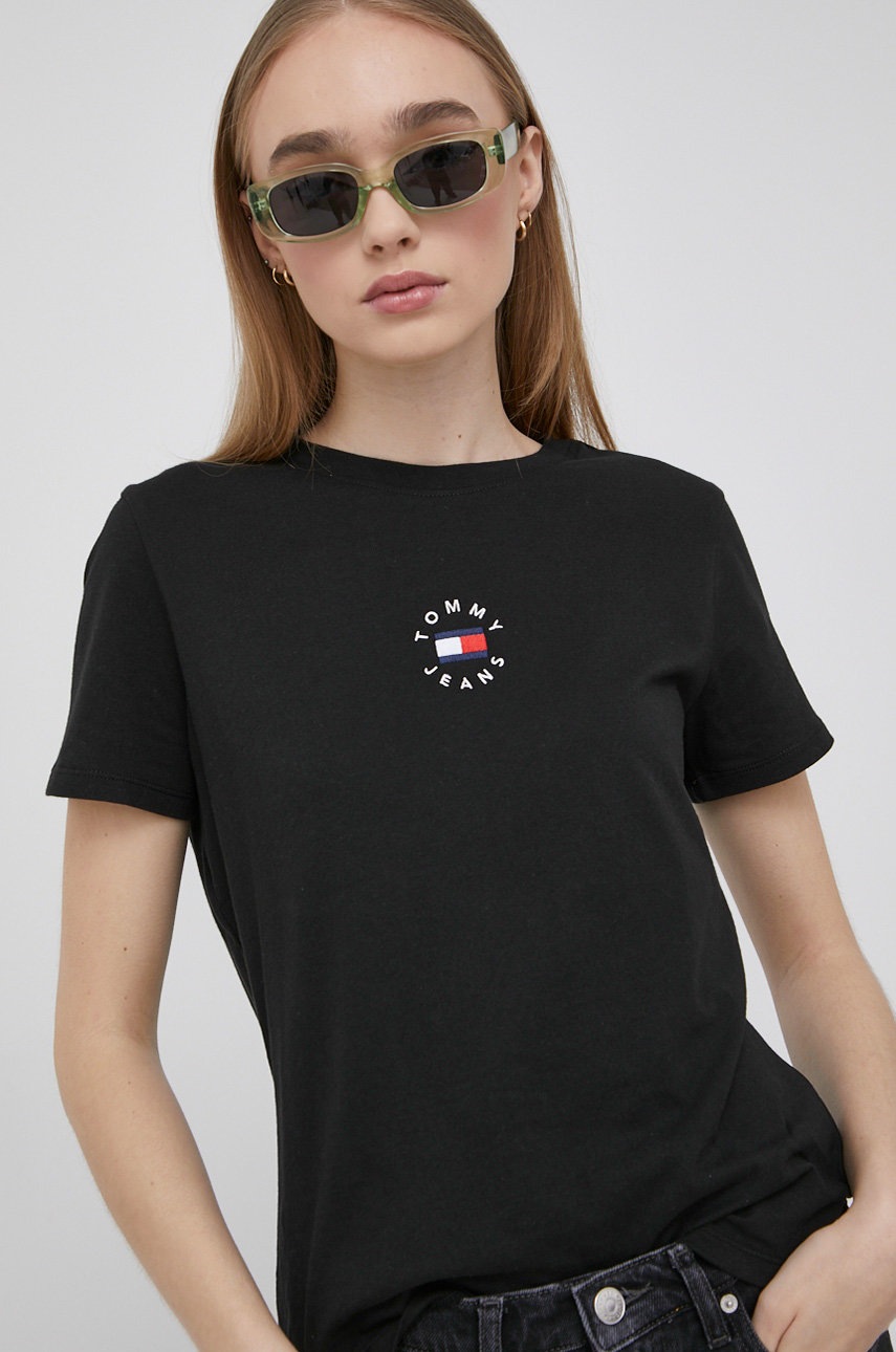 

Памучна тениска Tommy Jeans в черно, Черен