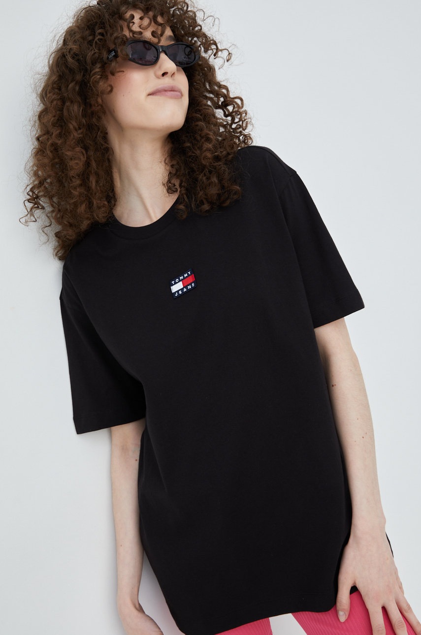 

Памучна тениска Tommy Jeans в черно, Черен