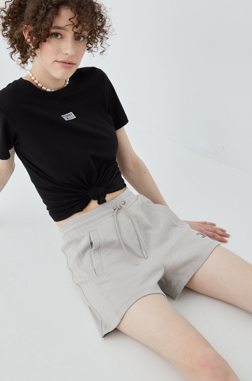 

Памучна тениска Tommy Jeans в черно, Черен