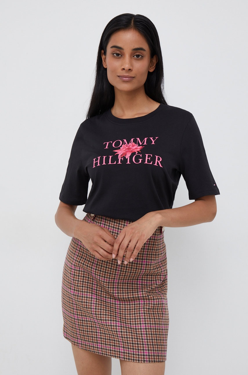 

Памучна тениска Tommy Hilfiger в черно, Черен