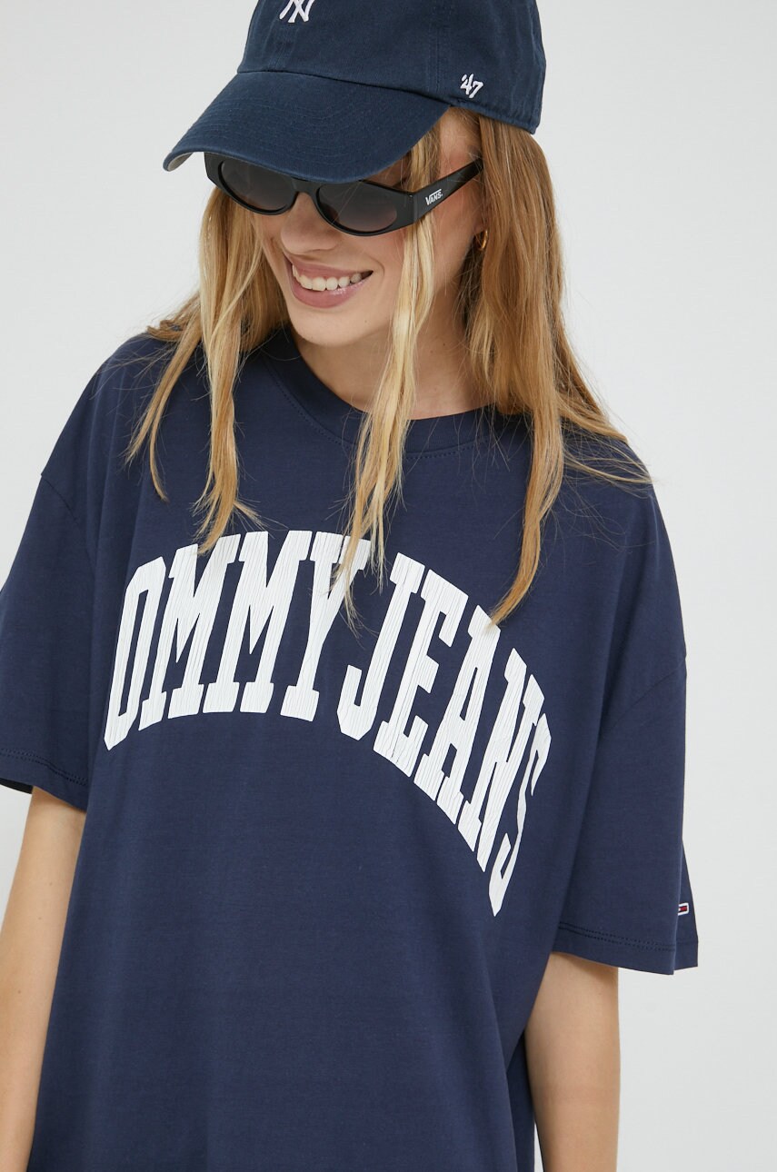 

Памучна тениска Tommy Jeans в тъмносиньо, Тъмносин